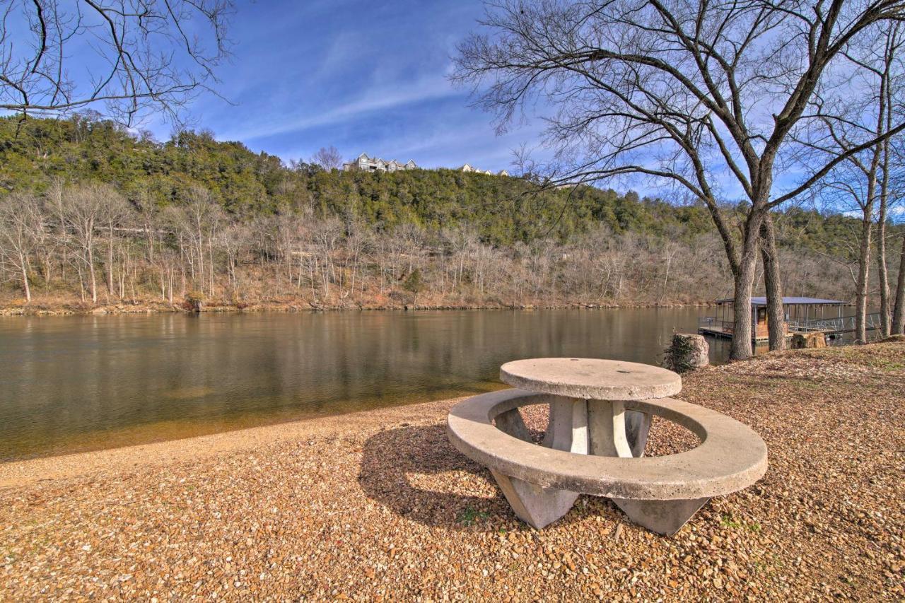 Quiet Hollister Cabin Walk To Lake Taneycomo Exterior photo